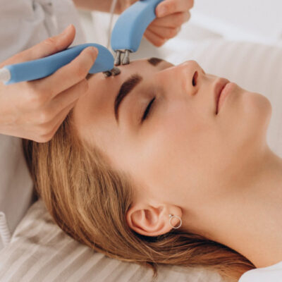 cropped-woman-having-beauty-treatment-procedures-salon-1